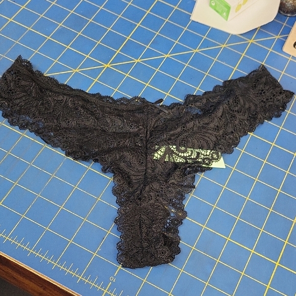 Honeydew Intimates Other - Honeydew Intimates Black Floral Lace Bikini Panty Small